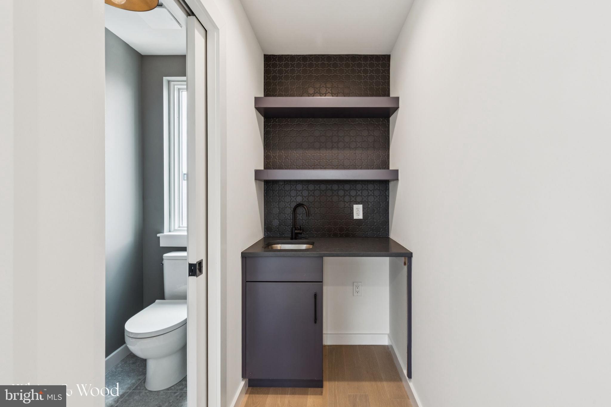 954 N 6TH STREET
