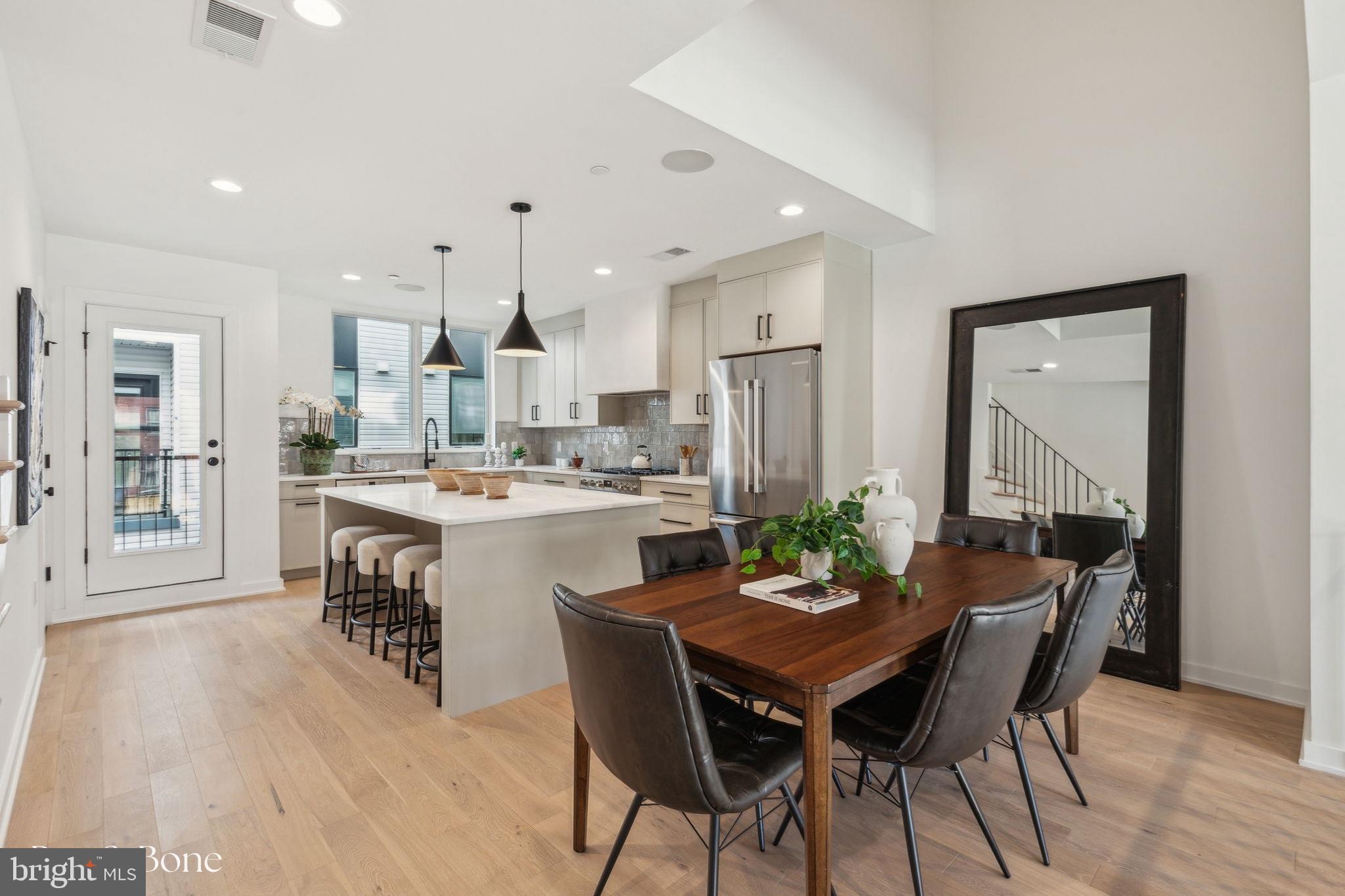 954 N 6TH STREET