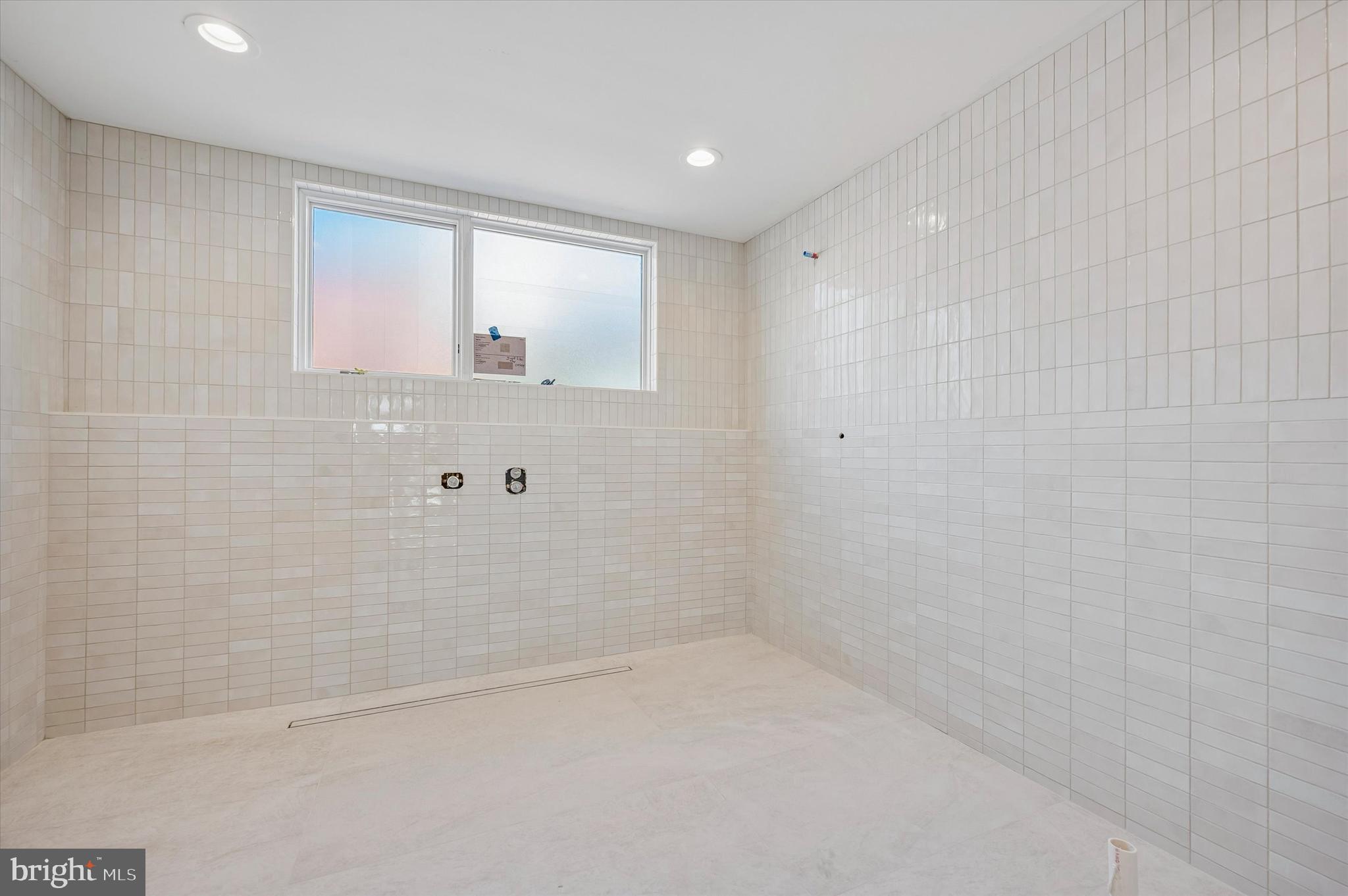 954 N 6TH STREET