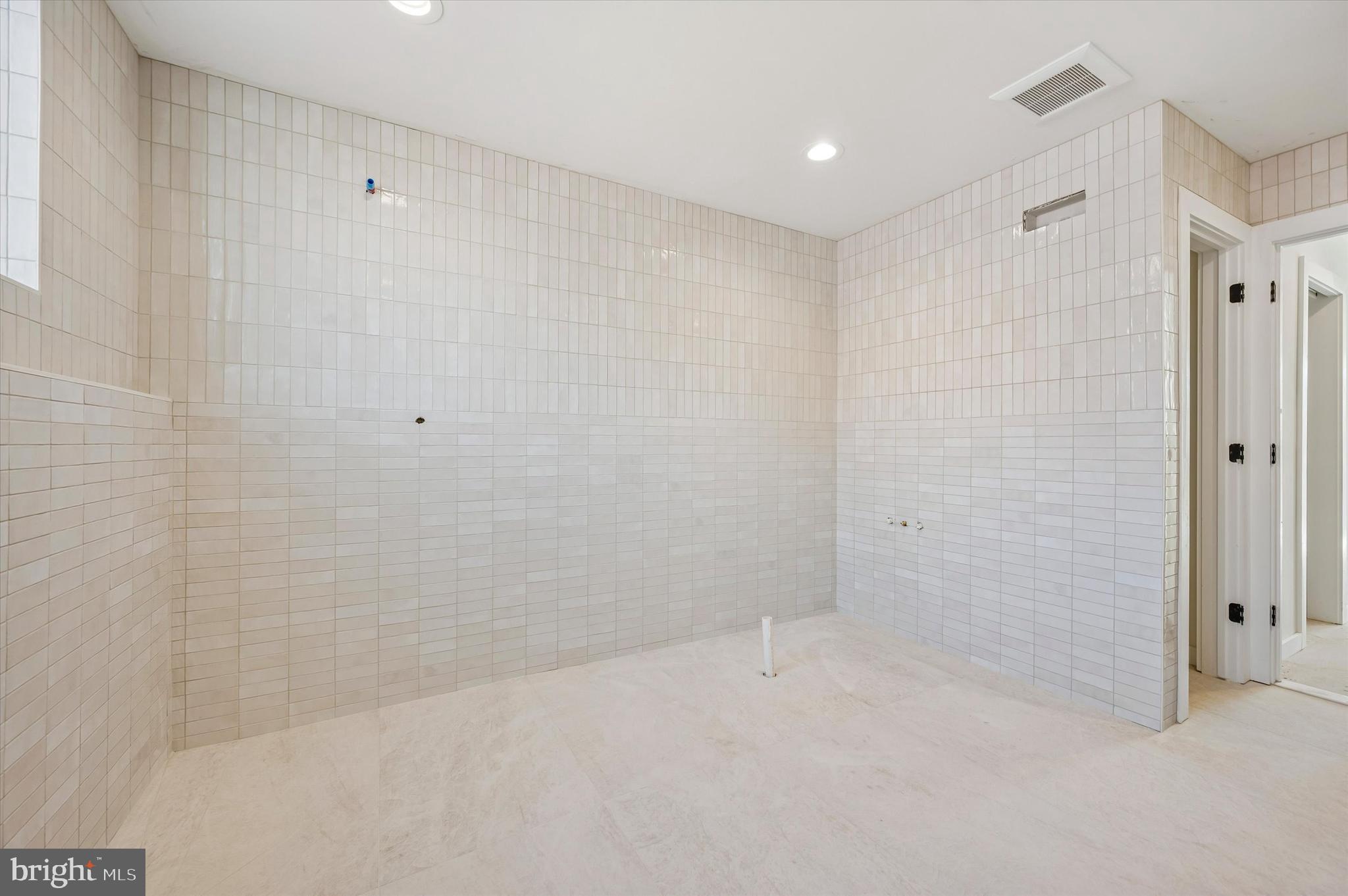 954 N 6TH STREET