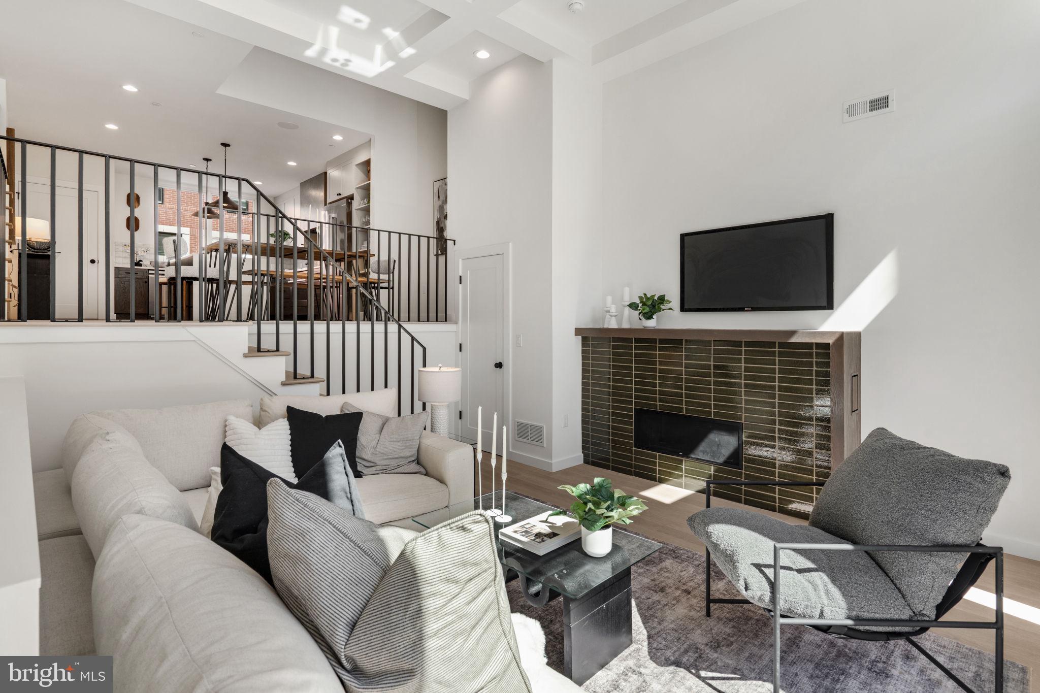 954 N 6TH STREET