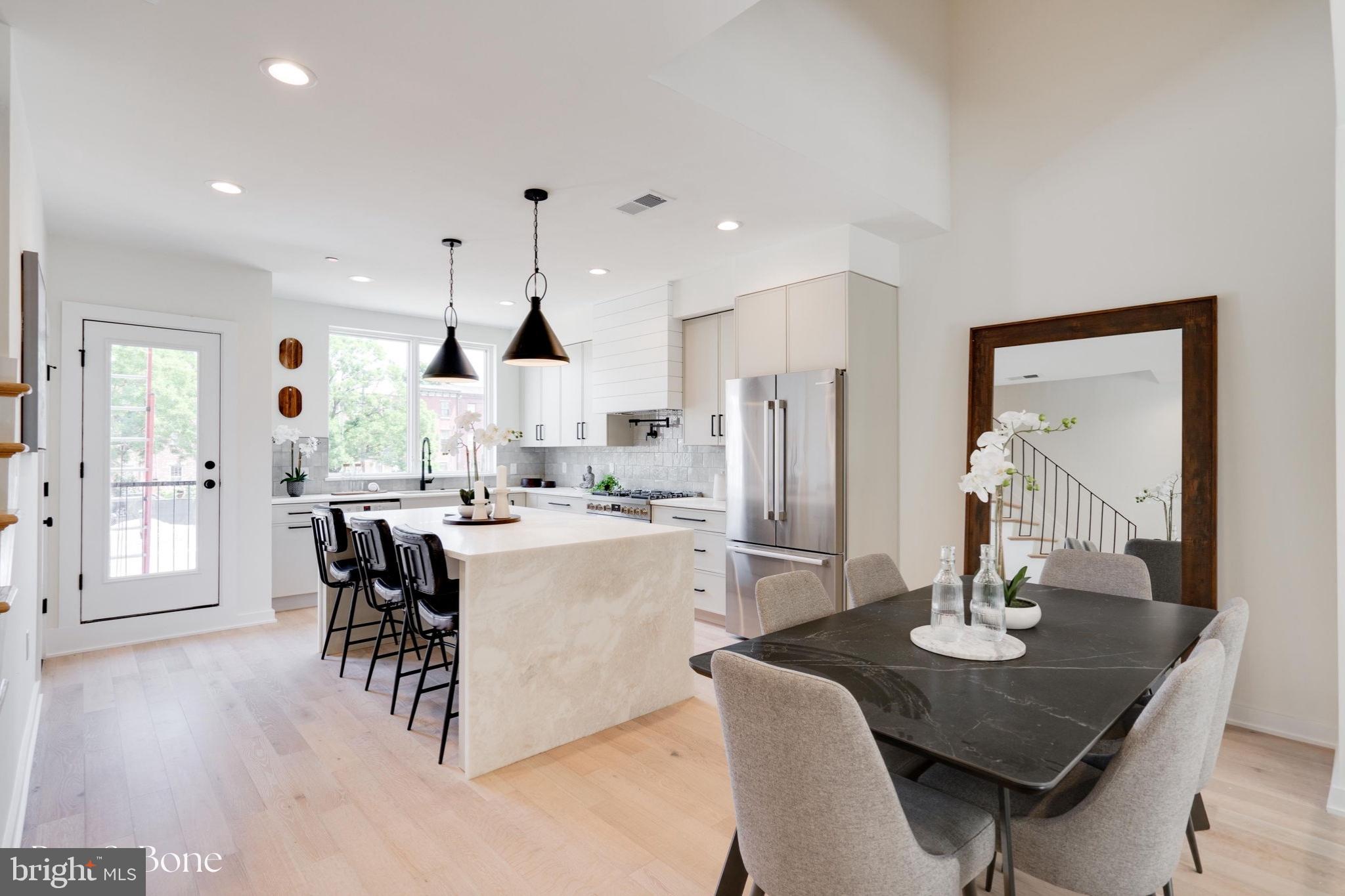 954 N 6TH STREET