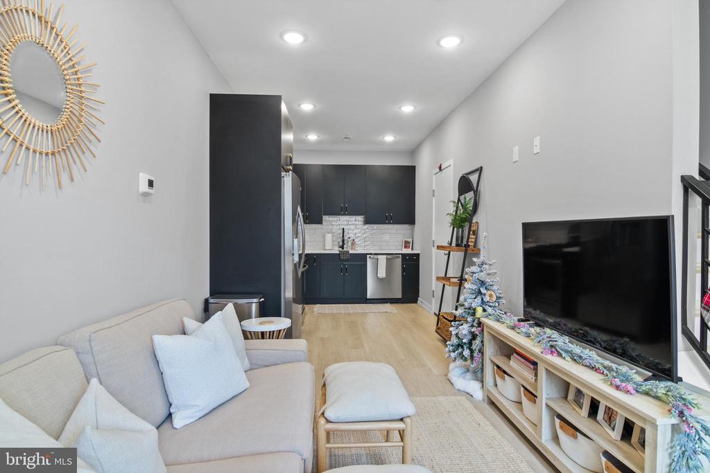 2428 JASPER STREET
