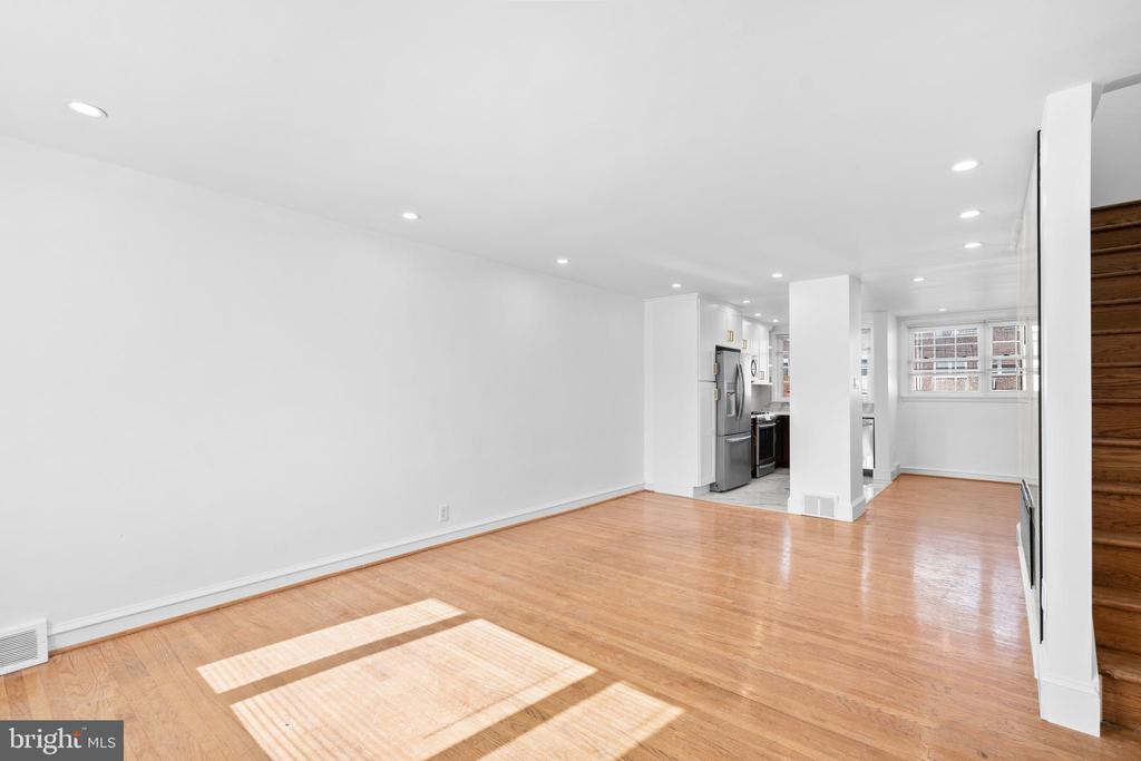 7823 FORREST AVENUE