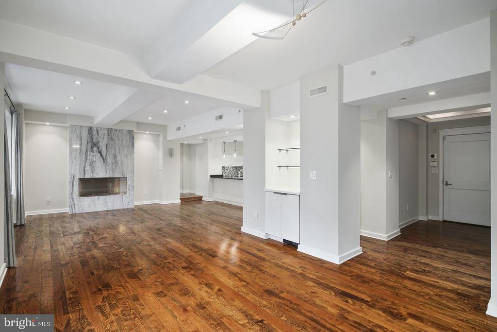 1737 CHESTNUT STREET Unit: 301