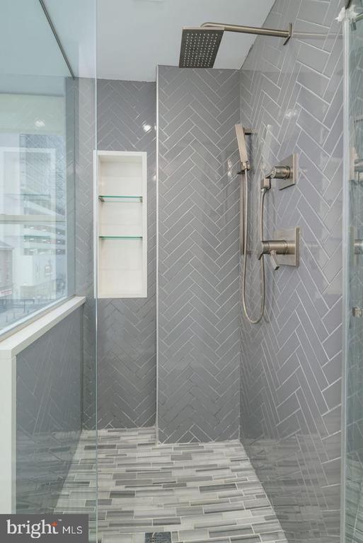 1737 CHESTNUT STREET Unit: 301