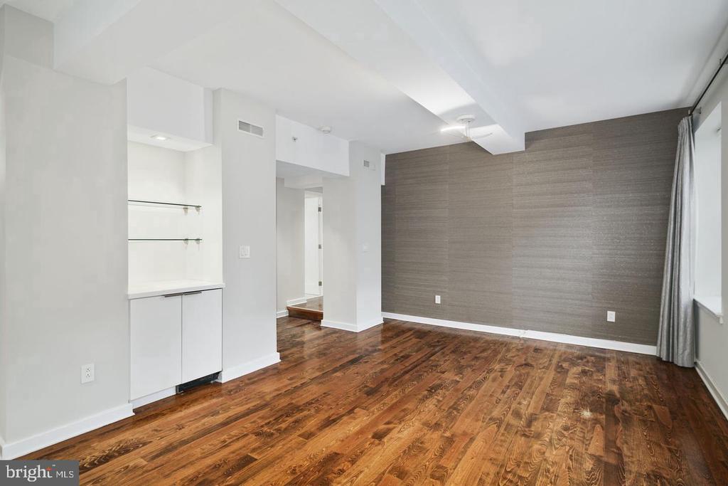 1737 CHESTNUT STREET Unit: 301