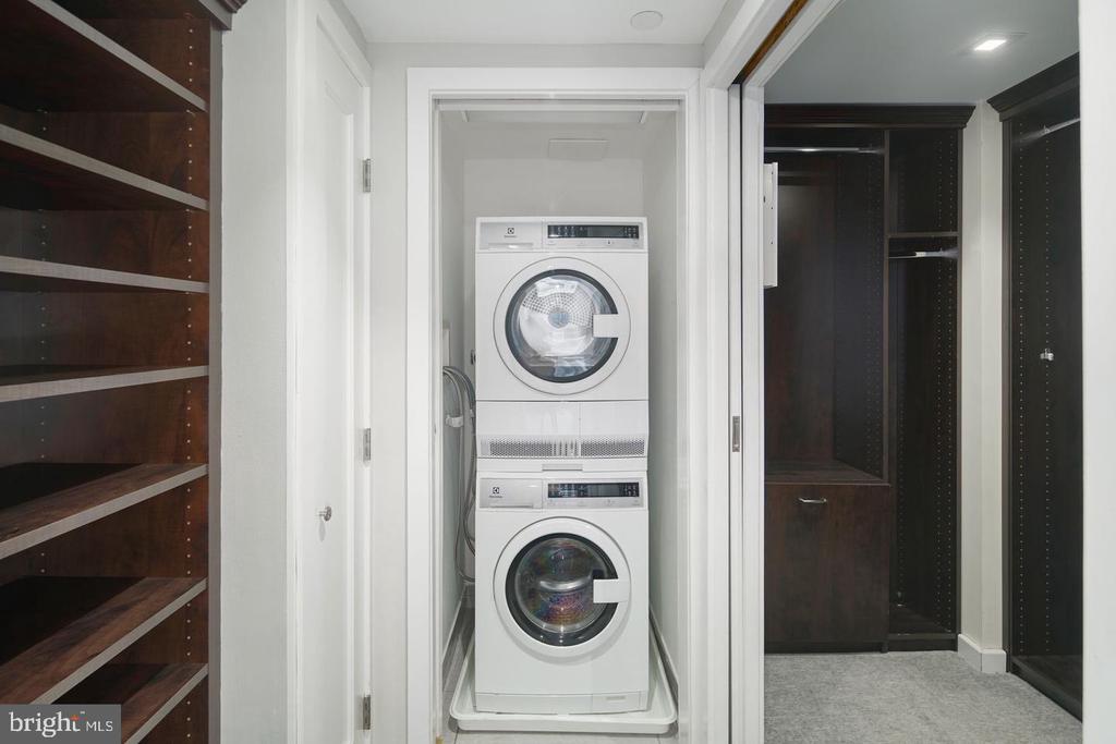 1737 CHESTNUT STREET Unit: 301