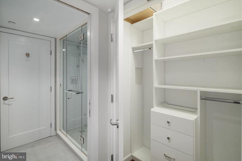 1737 CHESTNUT STREET Unit: 301