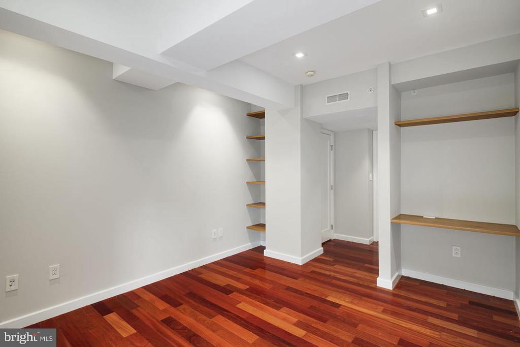 1737 CHESTNUT STREET Unit: 301
