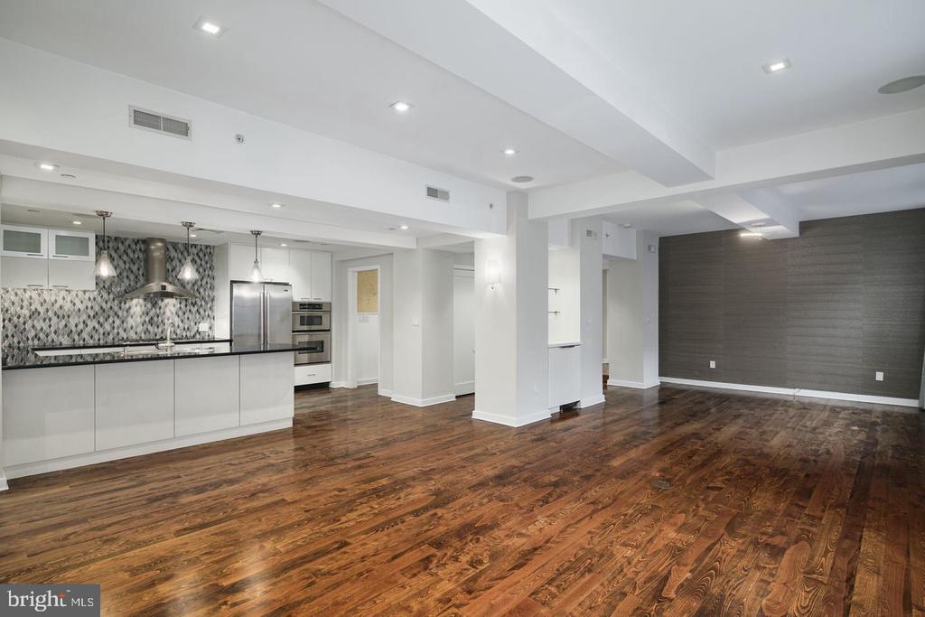 1737 CHESTNUT STREET Unit: 301