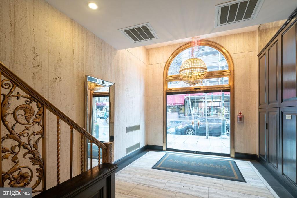 1737 CHESTNUT STREET Unit: 301