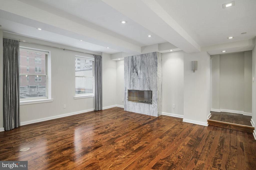 1737 CHESTNUT STREET Unit: 301