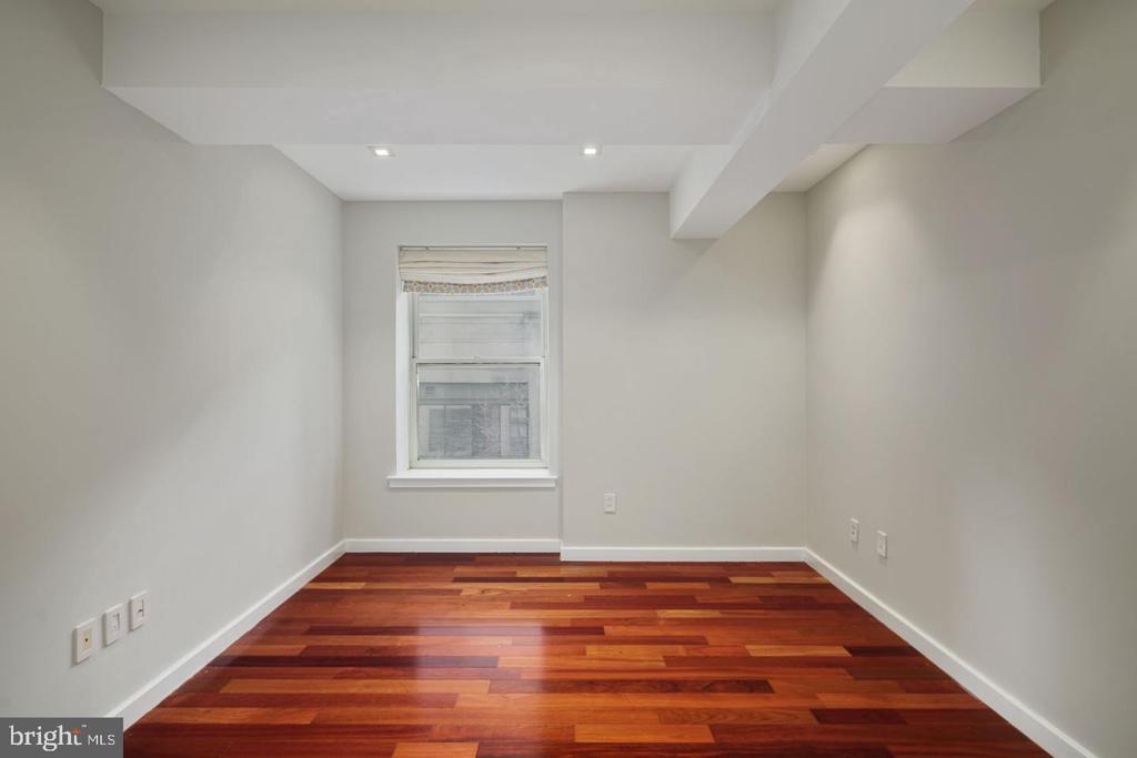 1737 CHESTNUT STREET Unit: 301
