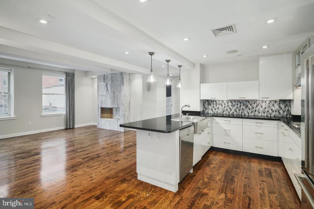 1737 CHESTNUT STREET Unit: 301