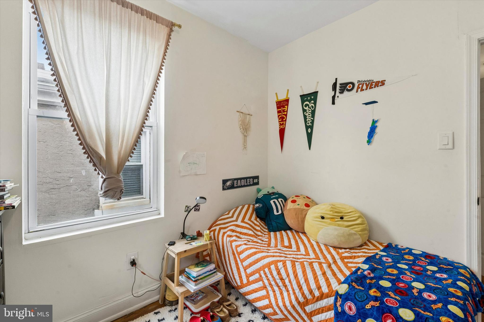 1555 E PALMER STREET