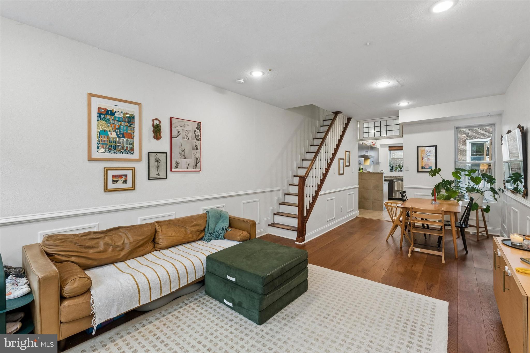 1555 E PALMER STREET