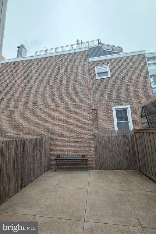 1555 E PALMER STREET