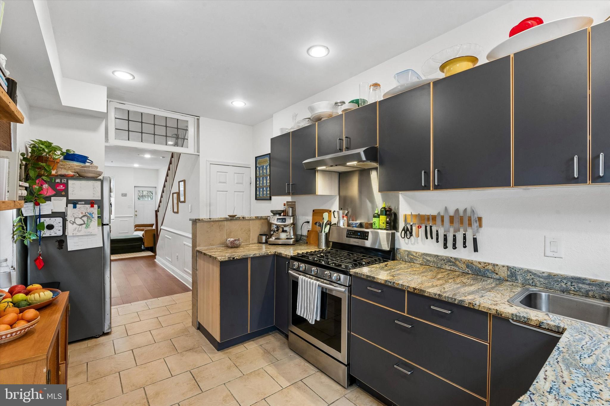 1555 E PALMER STREET