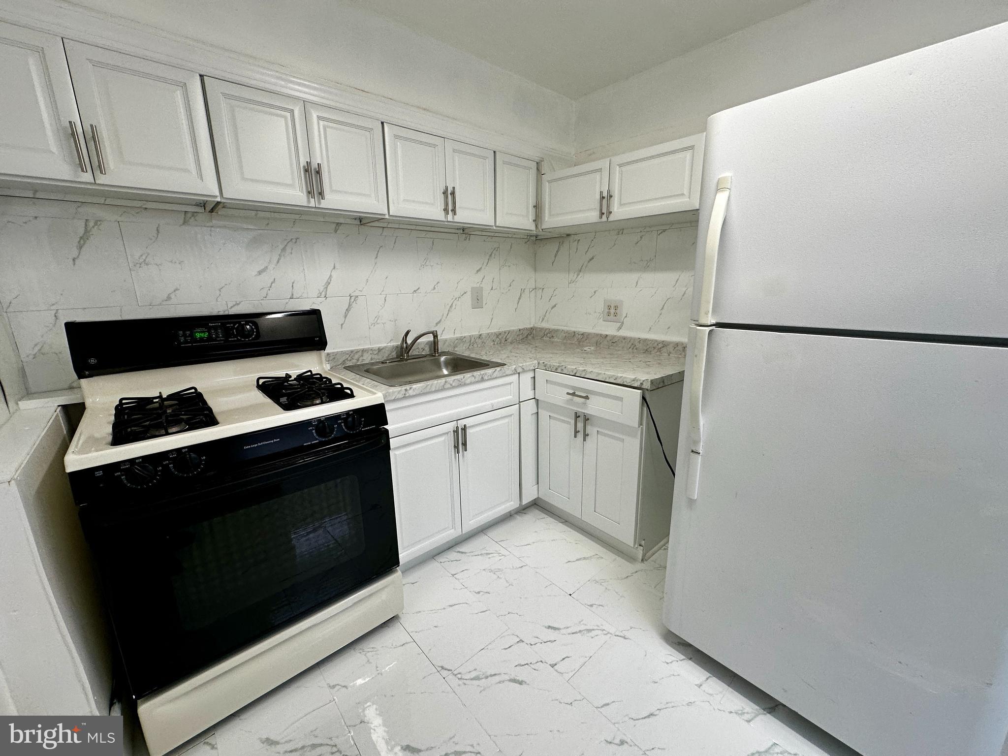 3236 GUILFORD STREET