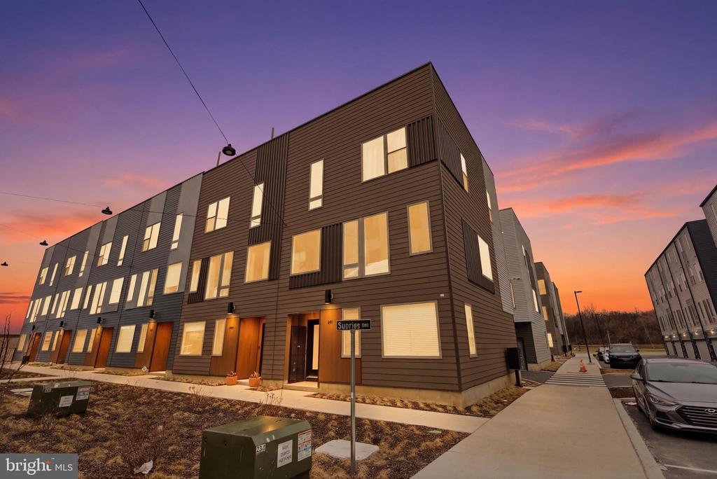 3011 SUNRISE WALK