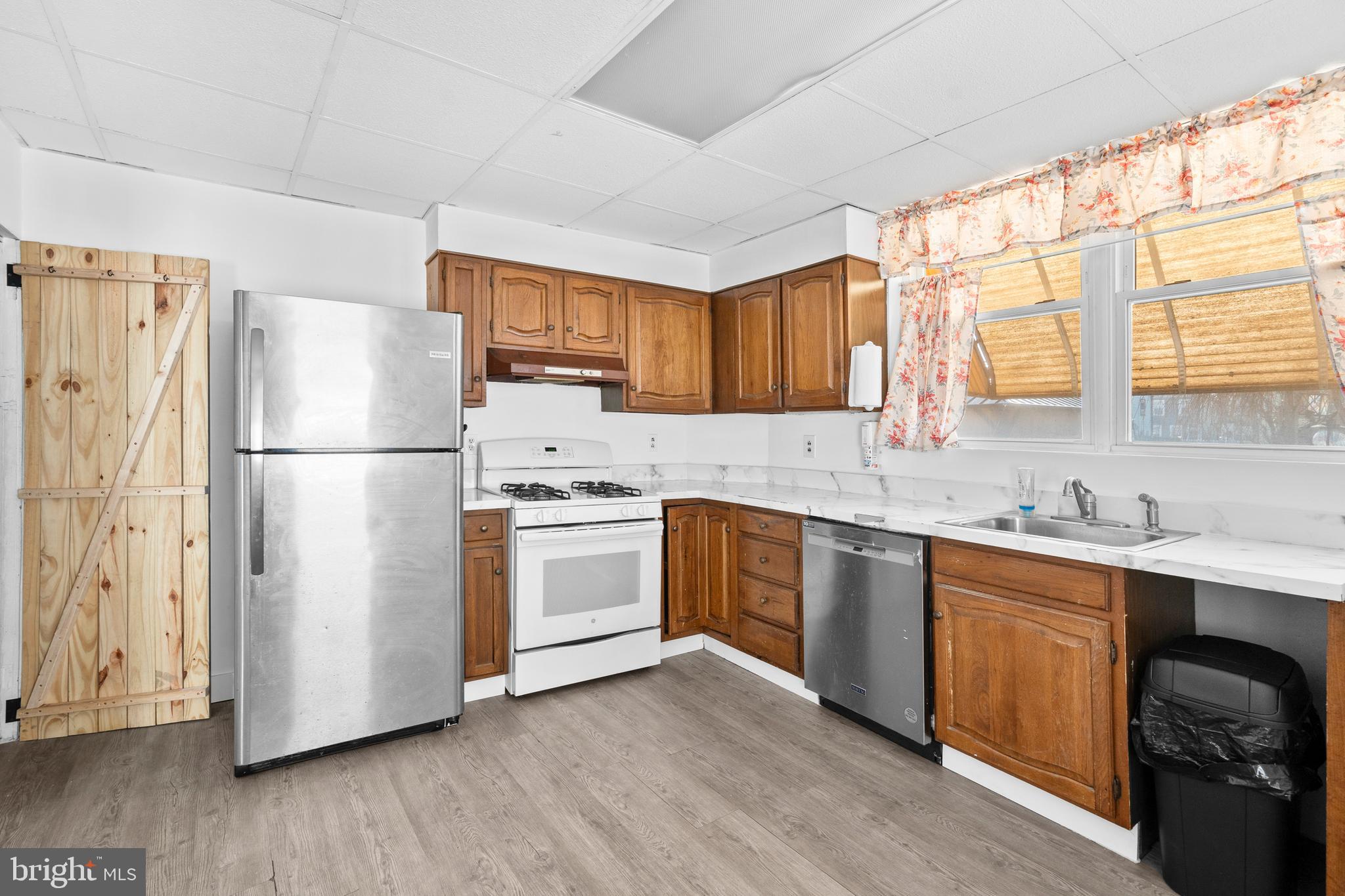 4613 EDGEMONT STREET