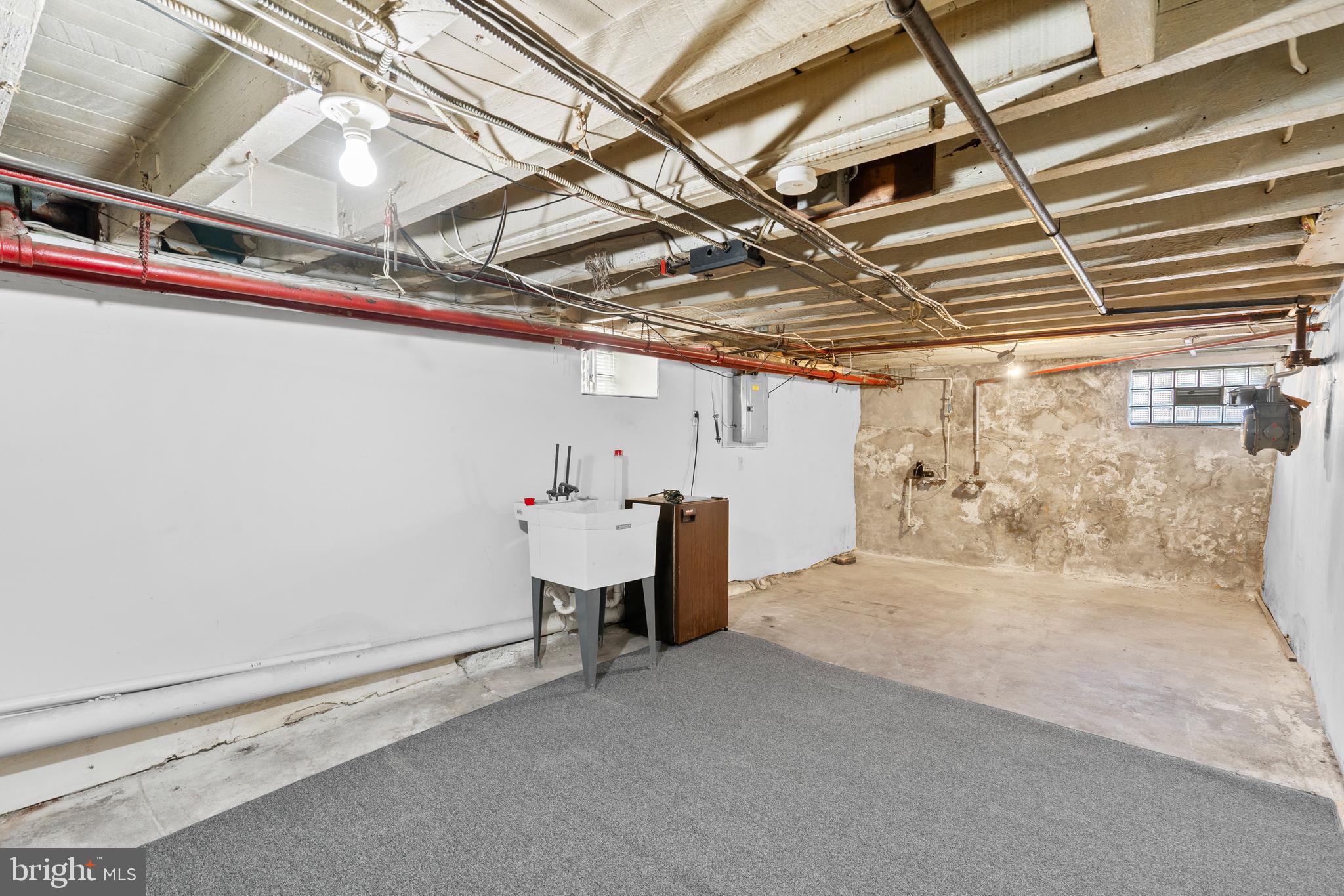 4613 EDGEMONT STREET