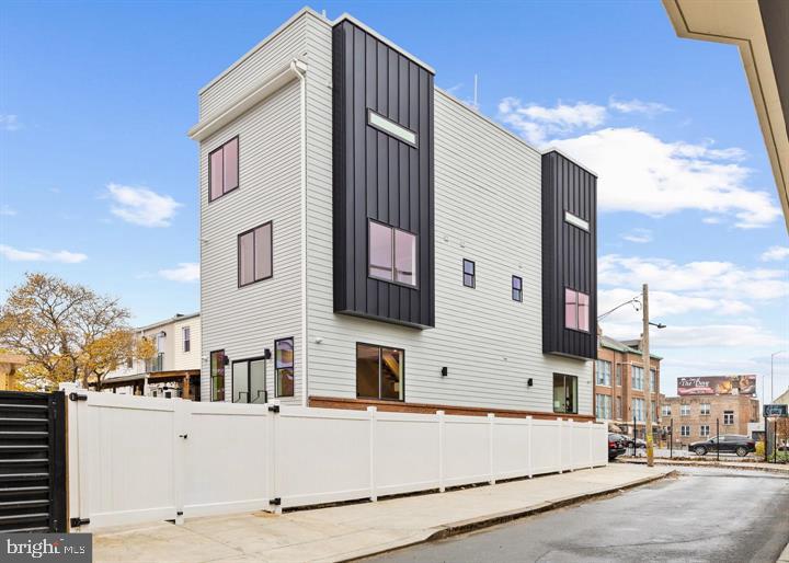 2632 TULIP STREET