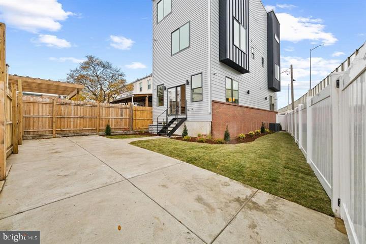 2632 TULIP STREET