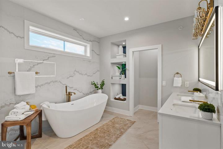 2632 TULIP STREET