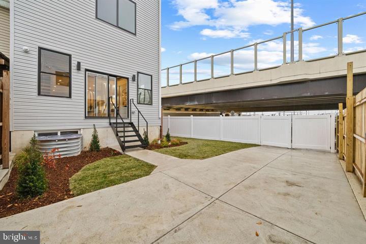 2632 TULIP STREET