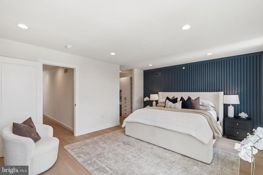 610 N BRENNA WALK