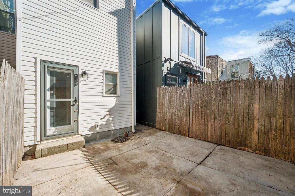 2230 GERRITT STREET