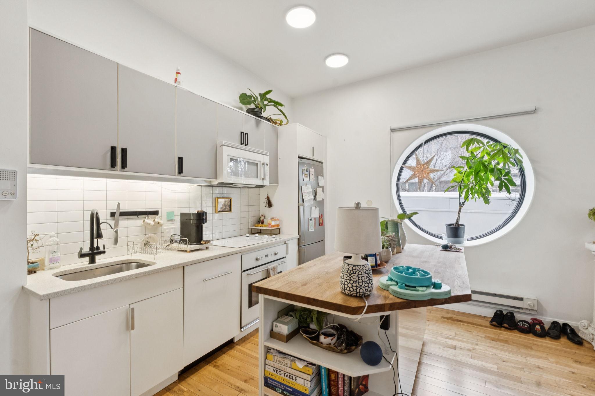 2101 KIMBALL STREET 1