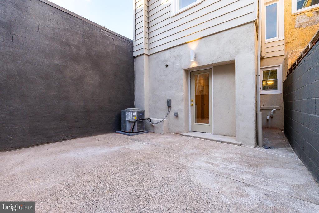 814 MOUNTAIN STREET