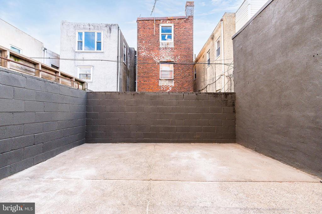 814 MOUNTAIN STREET