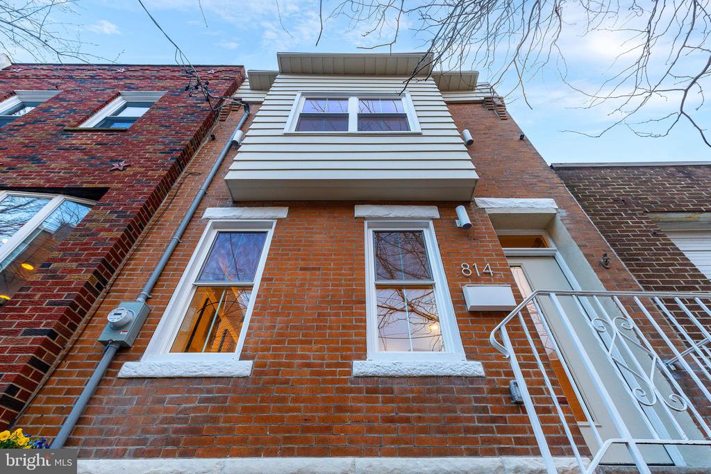 814 MOUNTAIN STREET