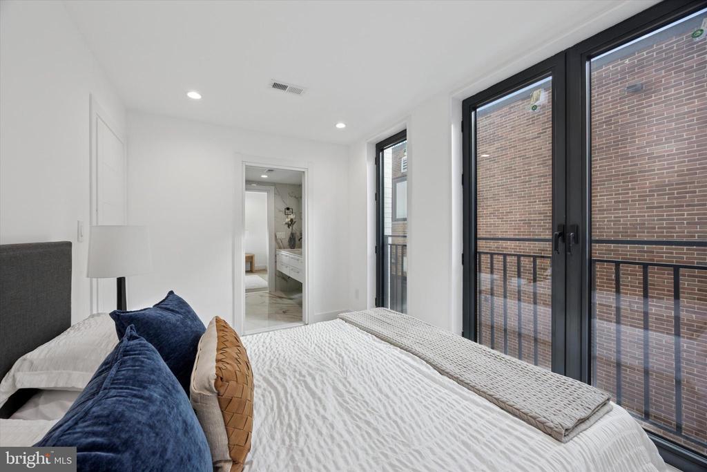 1922 GEARY STREET 9
