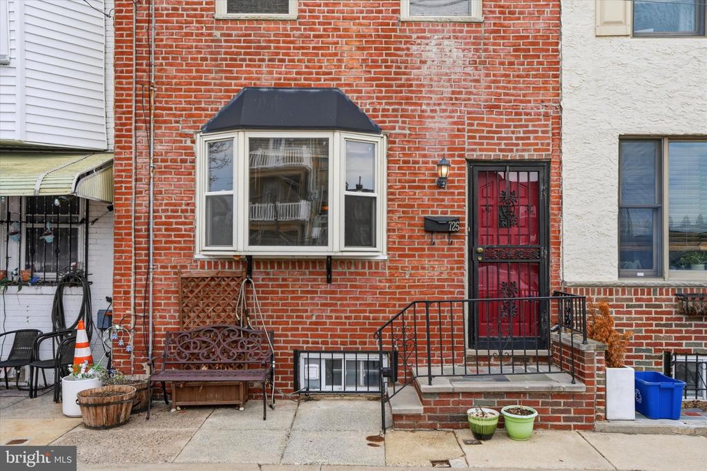 725 KIMBALL STREET