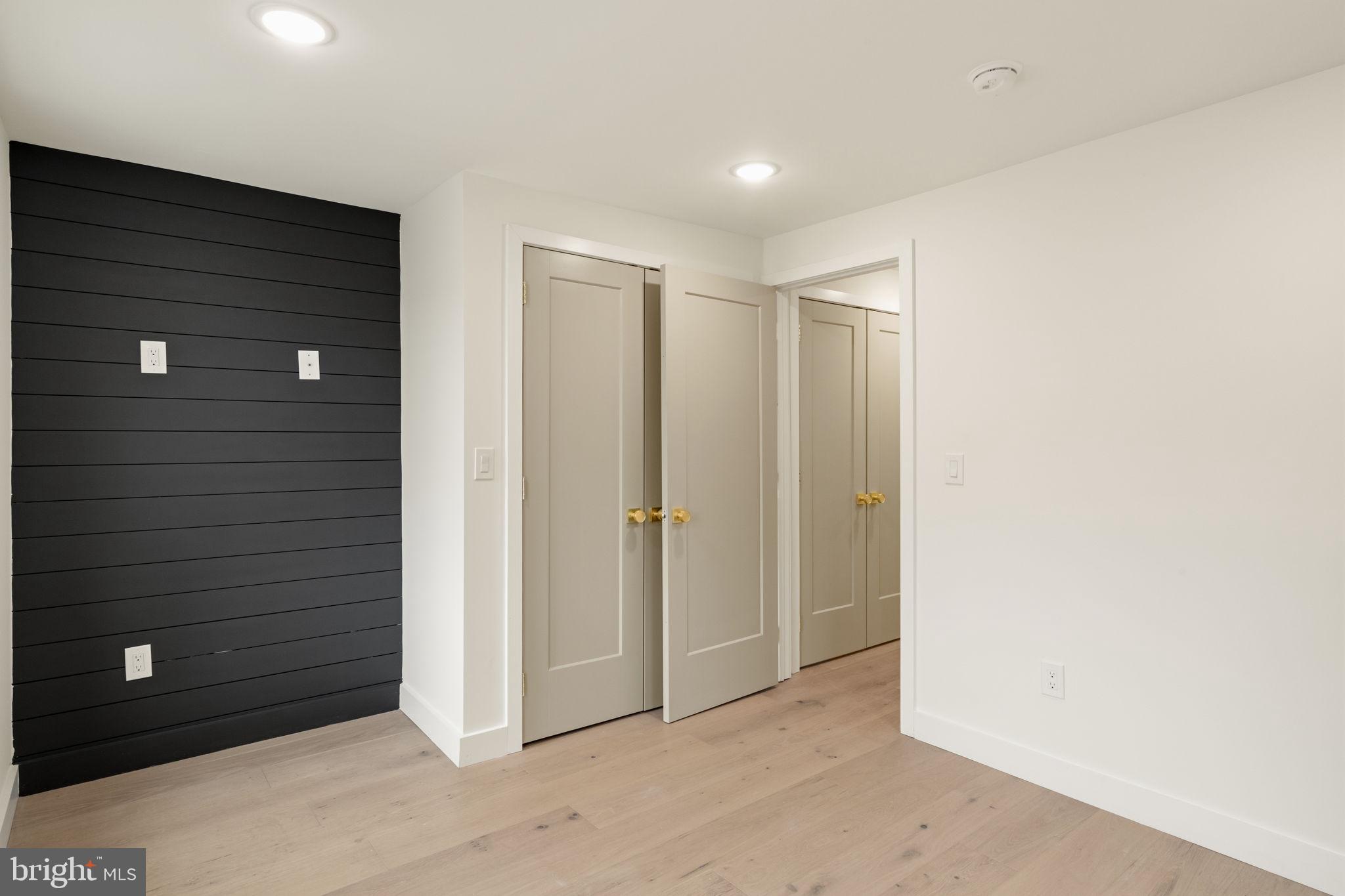 1530 N LAWRENCE STREET