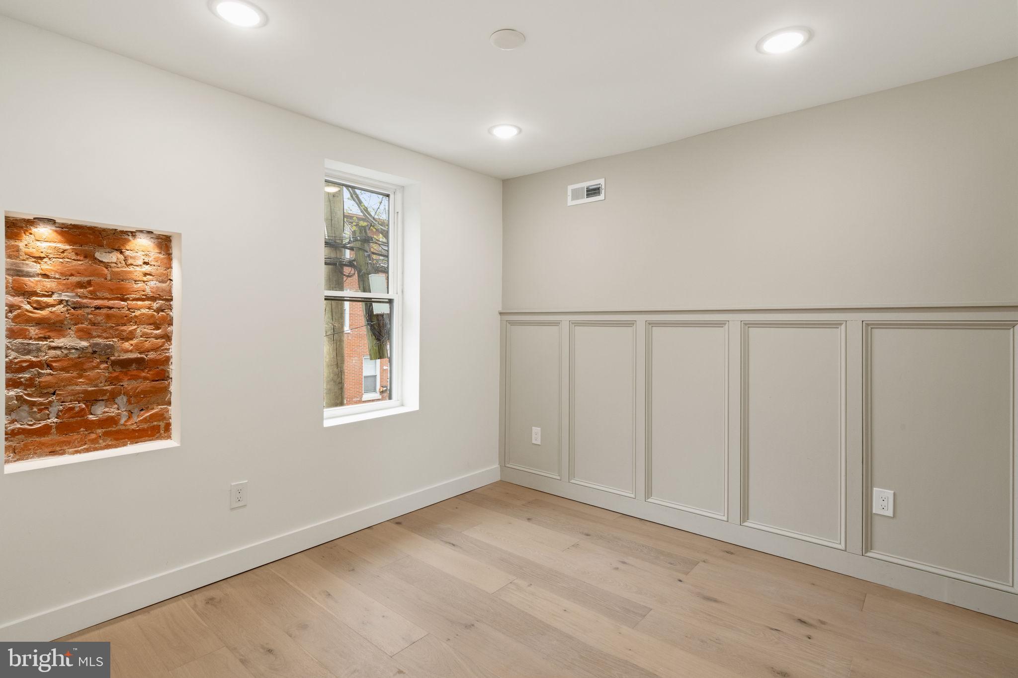 1530 N LAWRENCE STREET