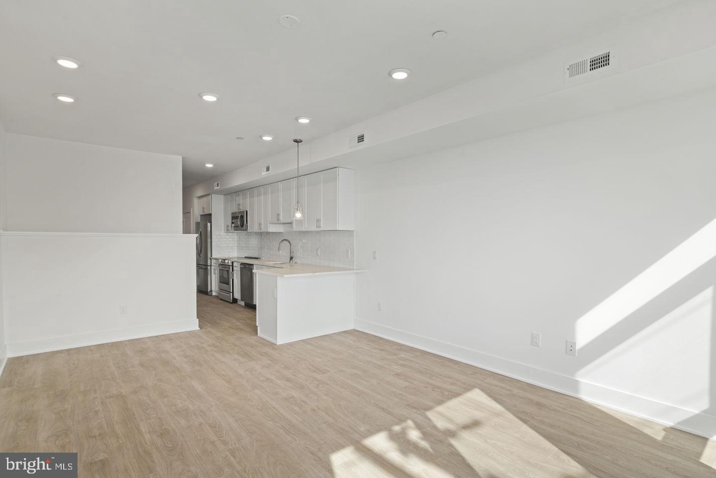 2721 FEDERAL STREET 3