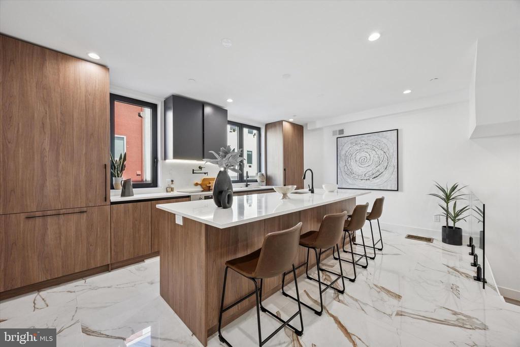 1922 GEARY STREET 8