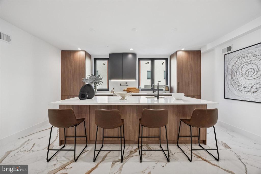 1922 GEARY STREET 8