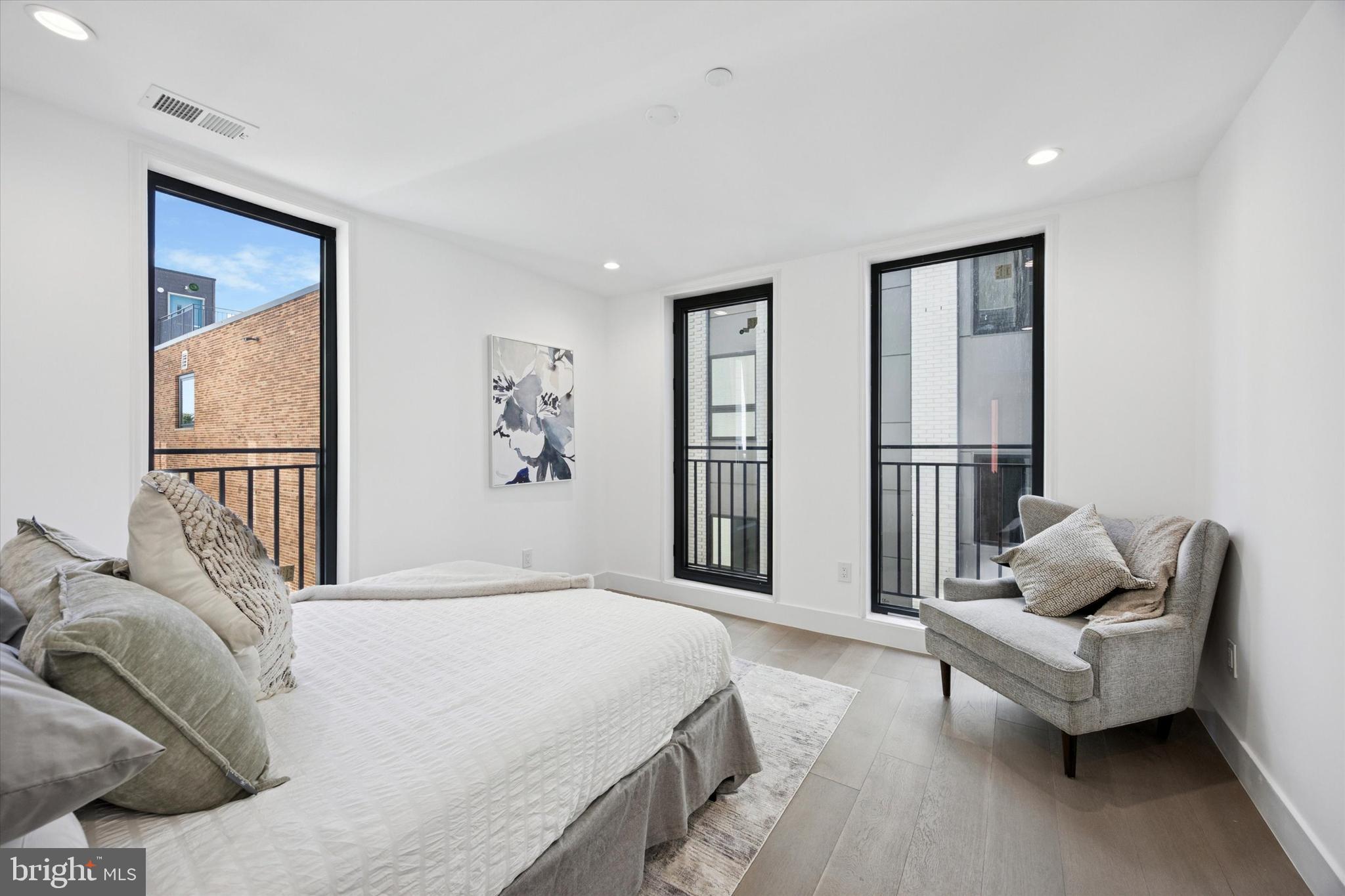 1922 GEARY STREET 8
