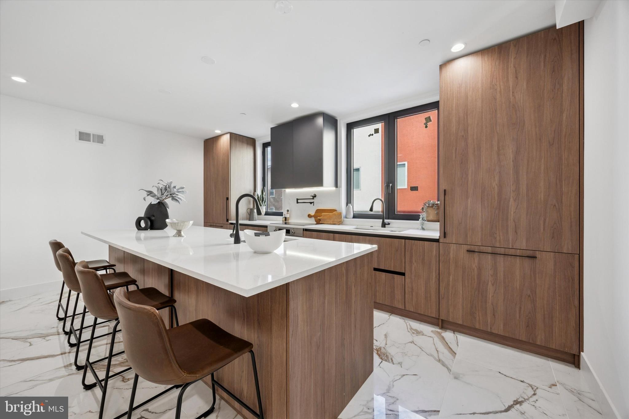 1922 GEARY STREET 8