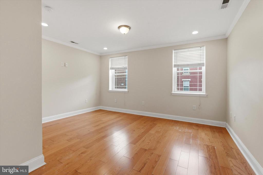 1523 S 4TH STREET