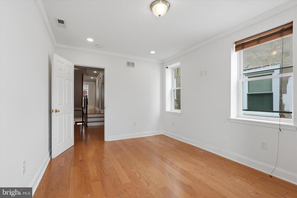 1523 S 4TH STREET