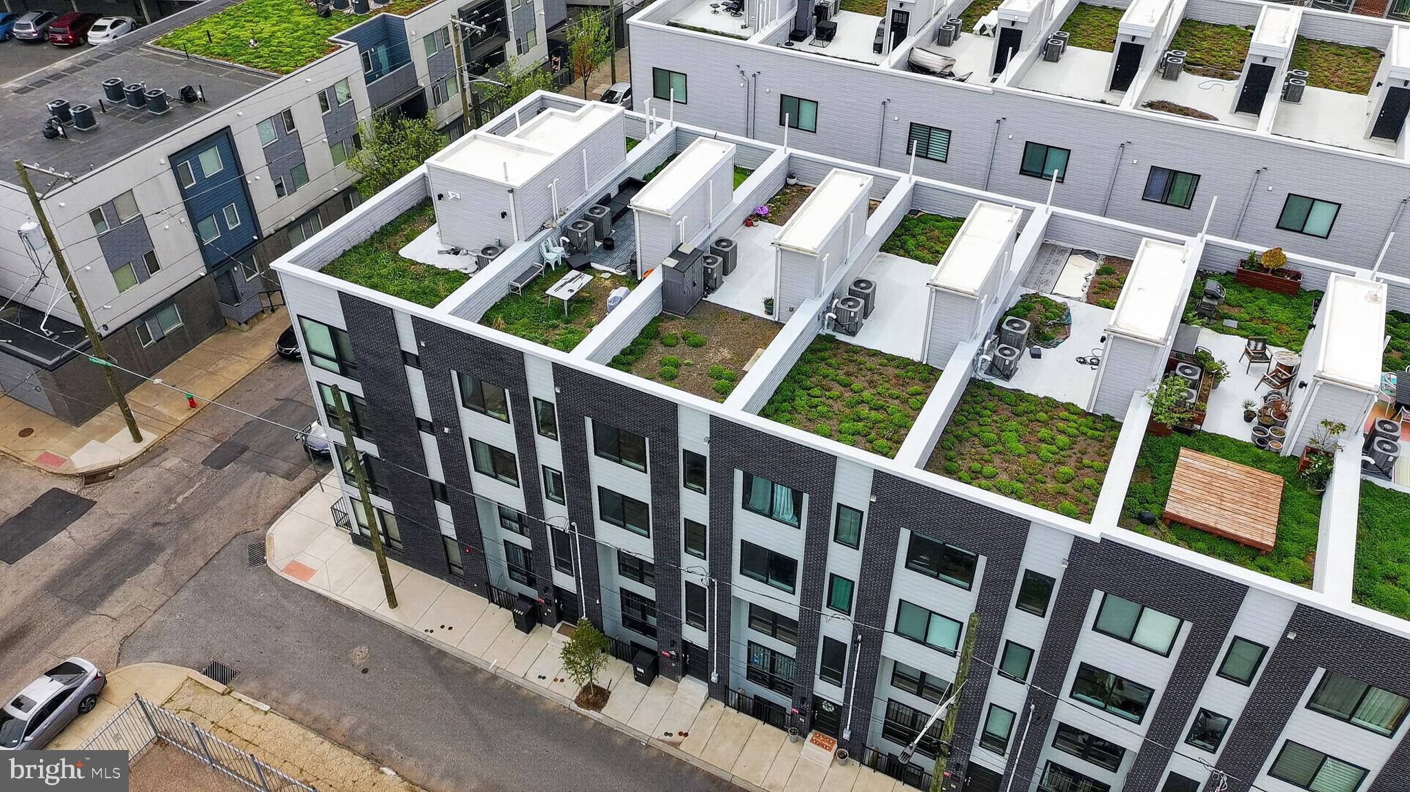 1602 N BODINE STREET