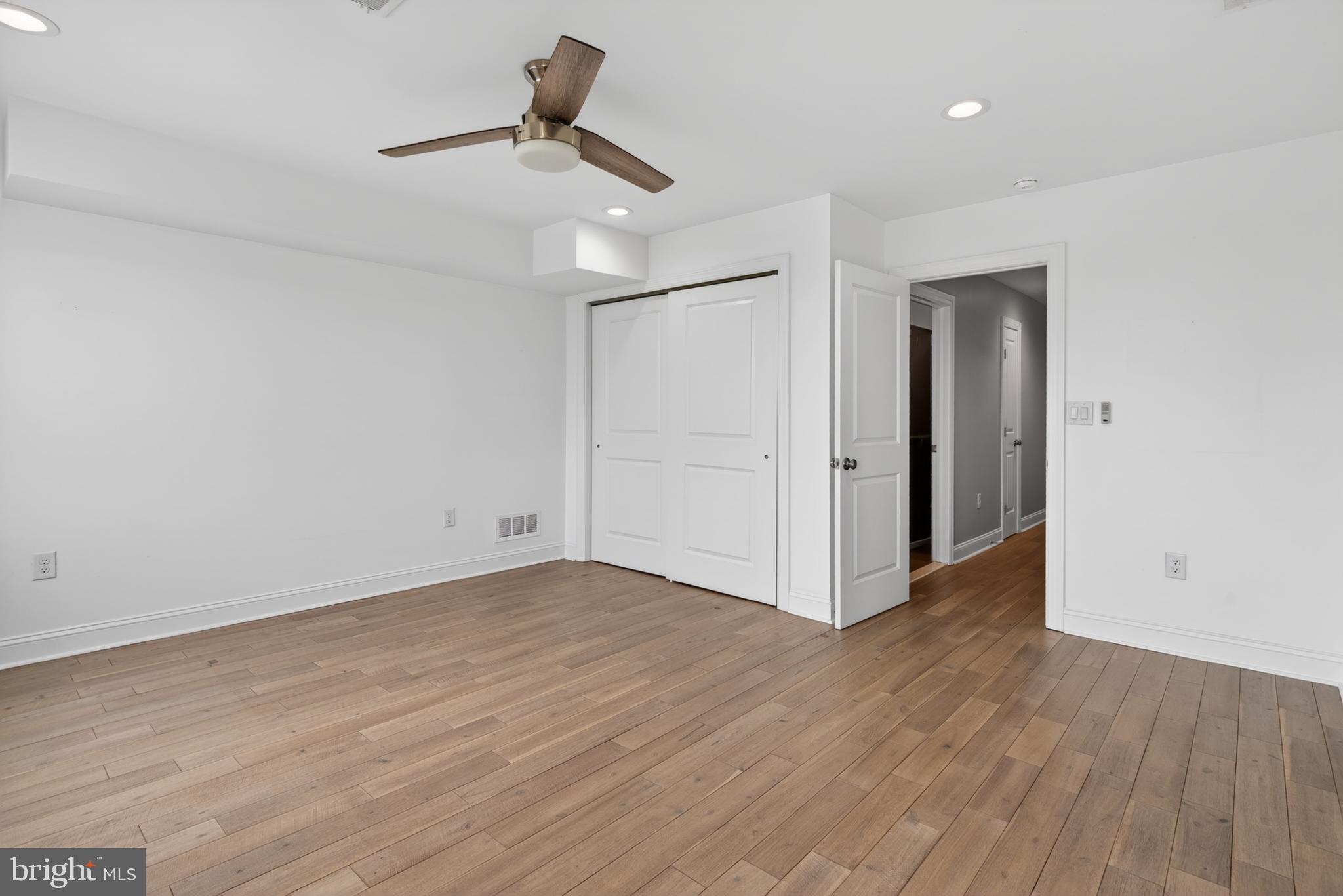 1602 N BODINE STREET